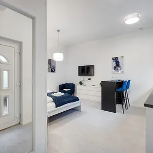 Modern In Authentic Area Budapest